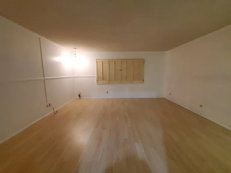 2540 Clairemont Dr #101 — Photo 25