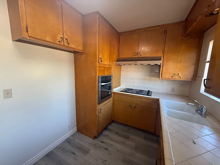 439 Mariposa Ave #6 — Photo 6