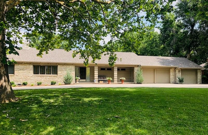 2010 La Mesa Dr, Dodge City, KS 67801 Zillow