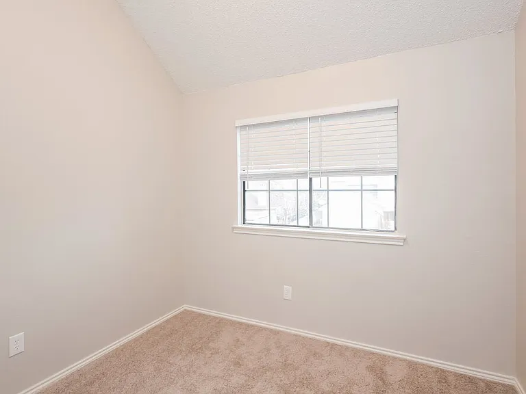 2241 Collier Ct — Photo 15