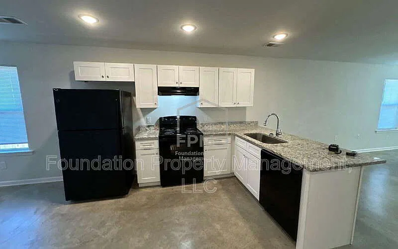 3 bed, 2.0 bath, 1250 sqft, $1,495 — Photo 3