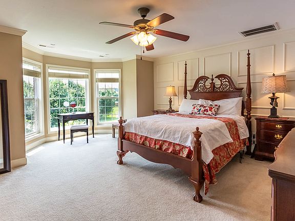 4th image of 606 Rockwell Farm Ln