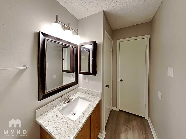 9703 Cameron Crk — Photo 16