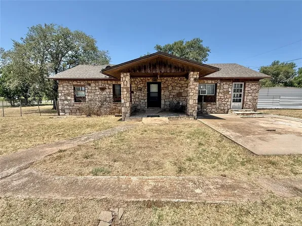 508 Slocum Ave, Lone Wolf, OK 73655