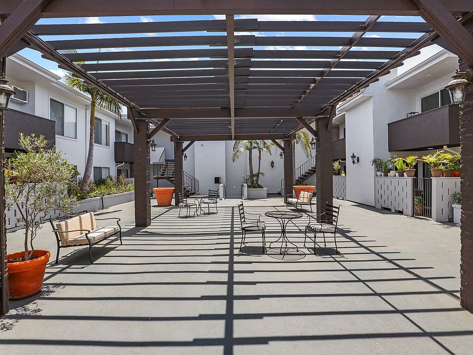 Courtyard with Pergola with Seating Area