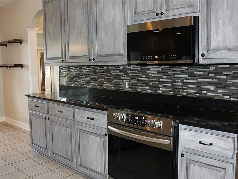 105 Frisco Ln — Photo 3