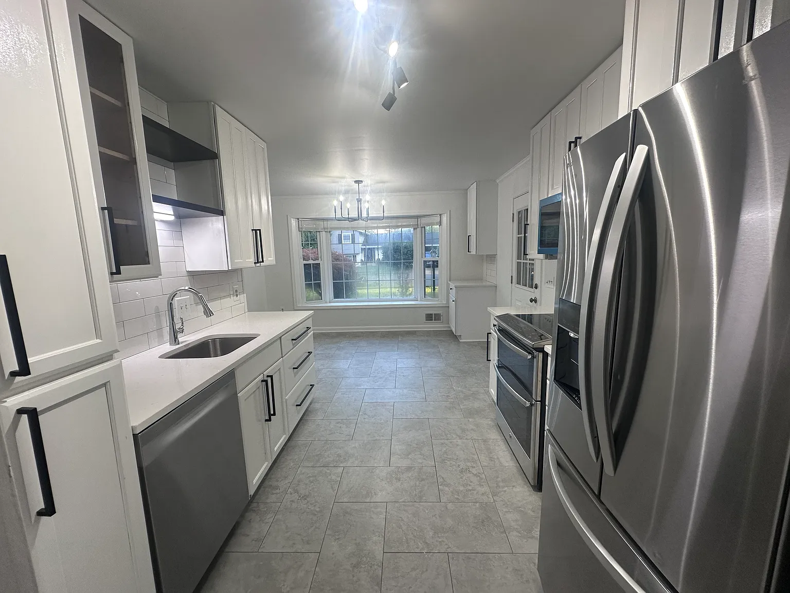5 bed, 1479 sqft, $4,700 — Photo 3