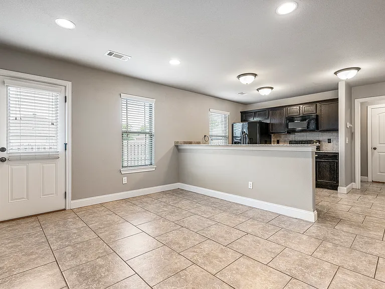 3803 SW Capstone Ave — Photo 4