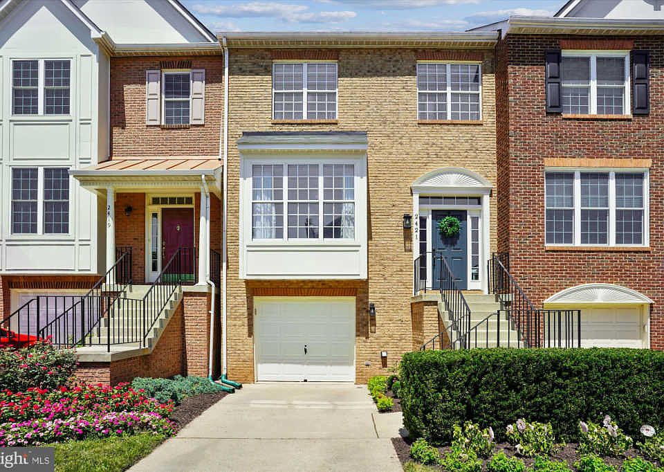 1st image of 2421 Fieldcreek Dr