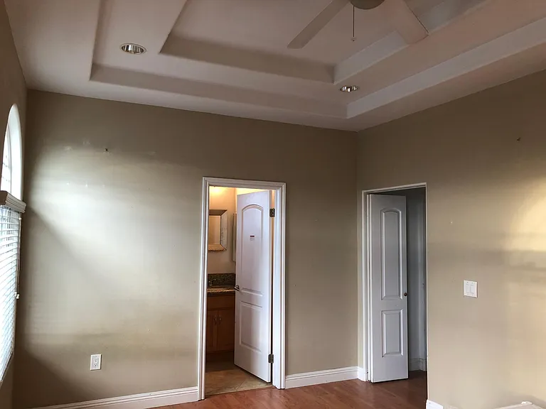 Hunter Ln — Photo 1