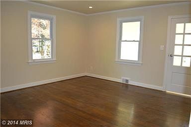 4th image of 1024 Paul Dr