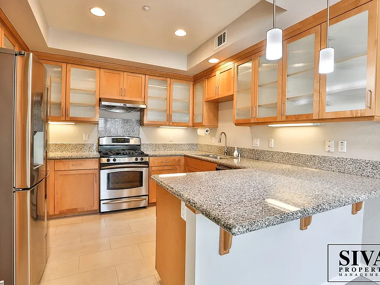344 Jackson St — Photo 8