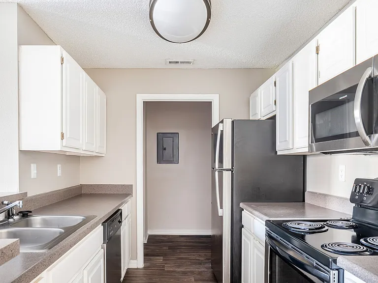 Galleria Park Apartments — Photo 18