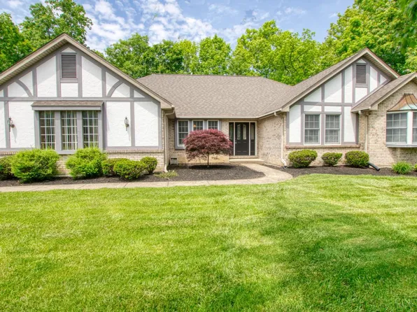 8355 Oakcreek Ct, West Chester, OH 45069