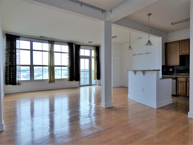 1st image of 3 Greenwich Dr APT 112