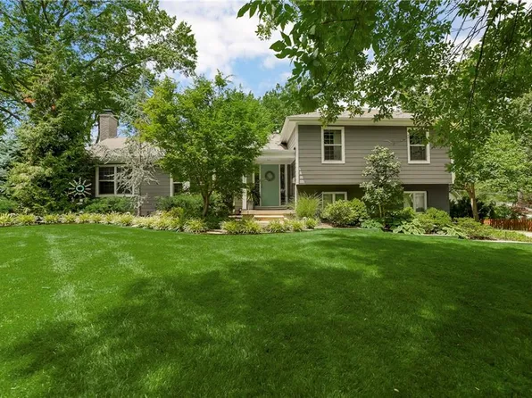 9104 Ensley Ln, Leawood, KS 66206