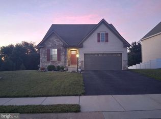 316 Hollyhock Dr, Manchester, PA 17345