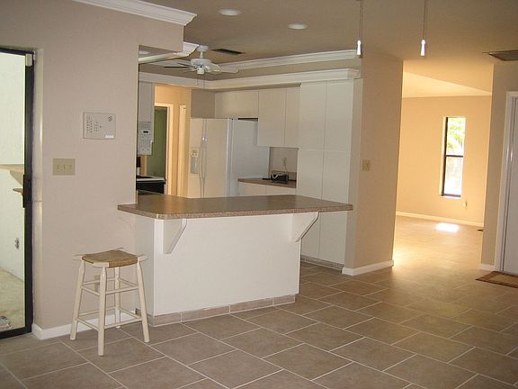 4th image of 25398 Stillwell Pkwy