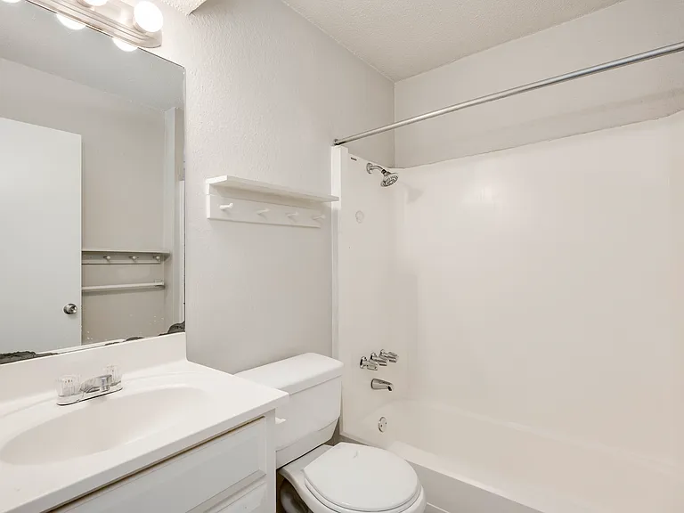 11907 Alpheus Ave — Photo 19