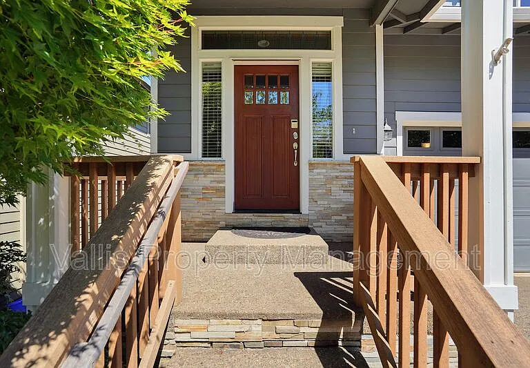 5164 Andresen St SE — Photo 4