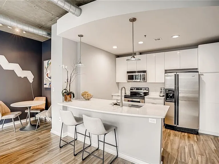 923 Peachtree St NE #1731 — Photo 4