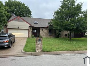 5003 Oak Springs Dr, Arlington, TX 76016