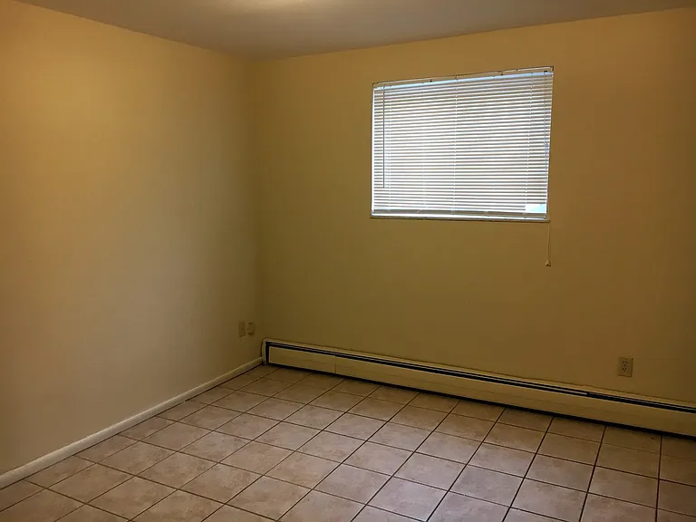 676 Riverview Dr — Photo 6