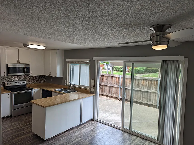 8906 Lanier Way #C — Photo 10