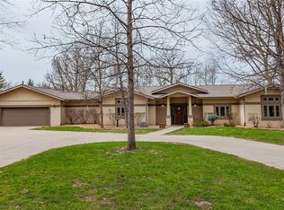 7040 NW Beaver Dr, Johnston, IA 50131