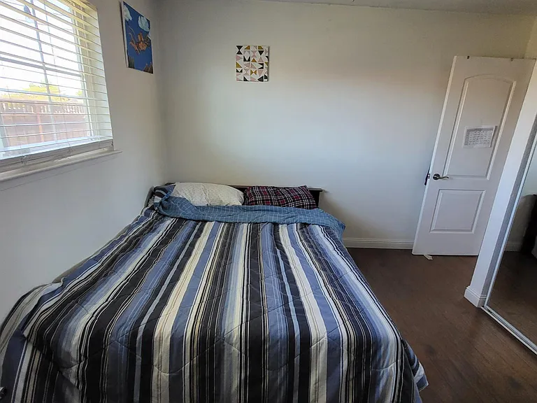 Bedroom 1 - another view