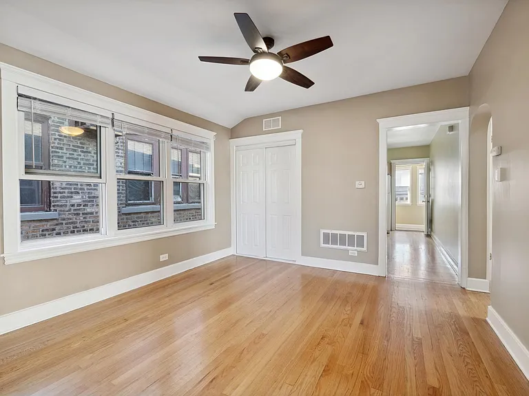 4140 N Austin Ave #2 — Photo 8