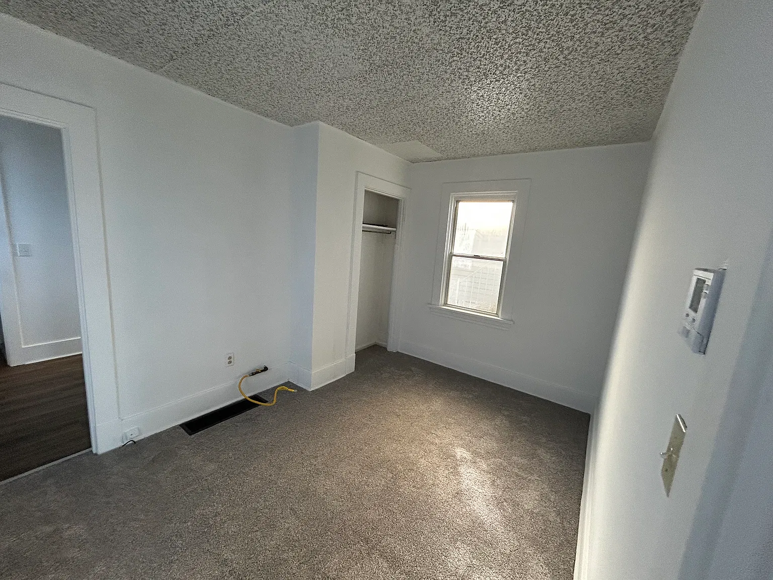 Studio, 800 sqft, $1,050 — Photo 4