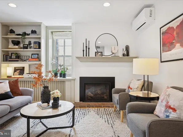 112 W Gravers Ln, Philadelphia, PA 19118