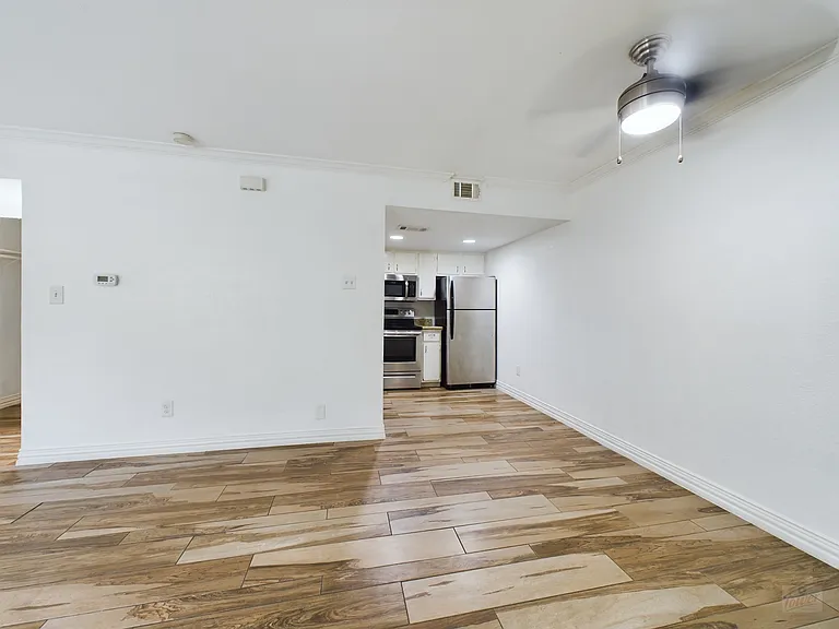 2124 Burton Dr #150 — Photo 6