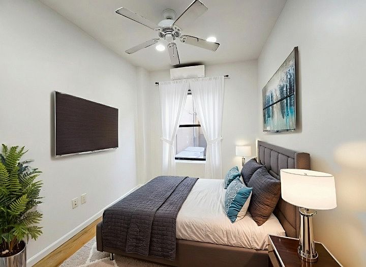1st image of 168 21st St APT 1D