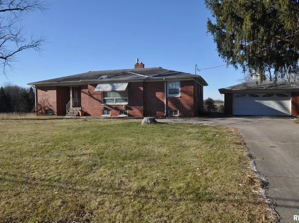 9502 Ridgewood Rd, Milan, IL 61264