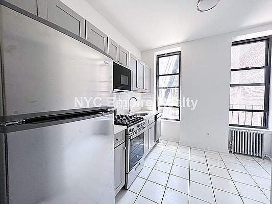 2nd image of 692 9th Ave #3B