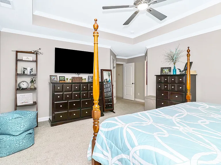 221 Wilson Dr — Photo 35