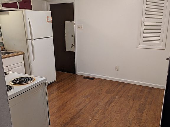 5th image of 2608 W Milton Ave #A