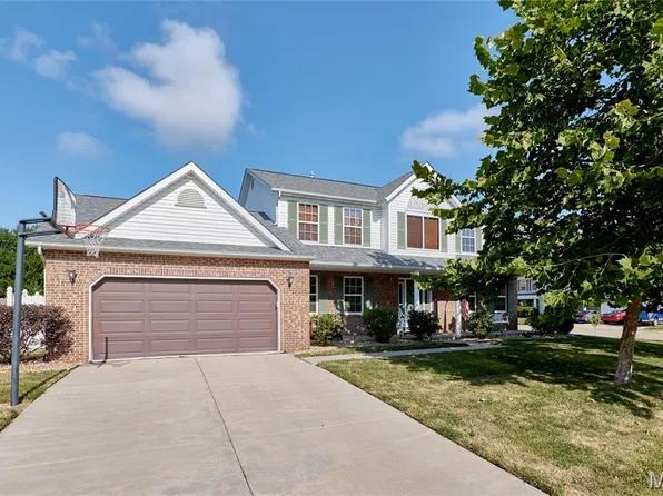 1221 Seward Dr, O'Fallon, IL 62269