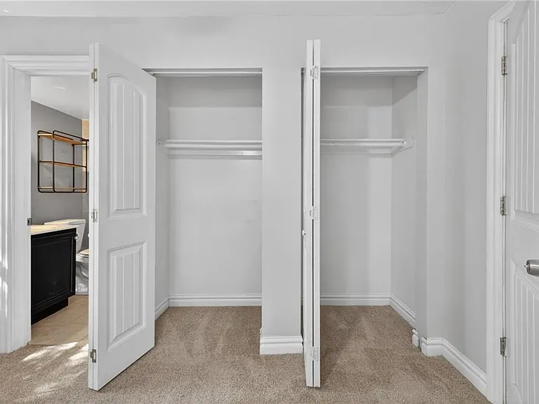 5676 Weblin Dr — Photo 24