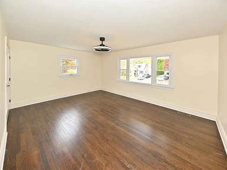 190 Madison Ave #1 — Photo 9