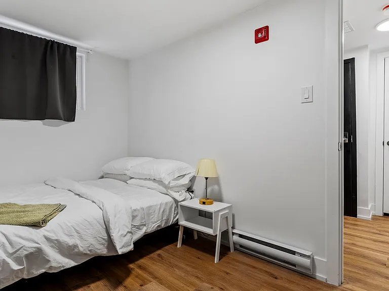 610 King St E #14 — Photo 6