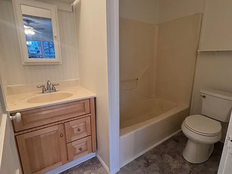 467 N Paddock St — Photo 7