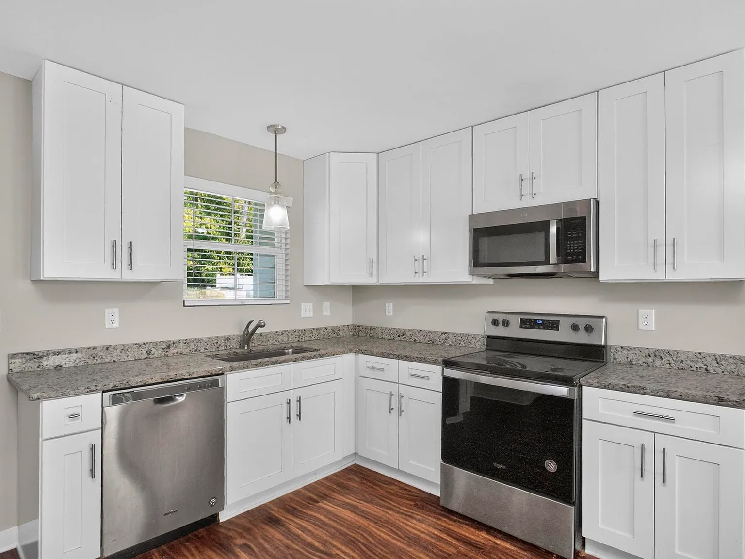 2 bed, 2.5 bath, 1260 sqft, $1,650 — Photo 1