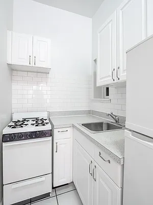 Rented by City Connections Realty | media 15