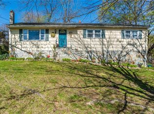 27 McAdoo Ave, Trumbull, CT 06611