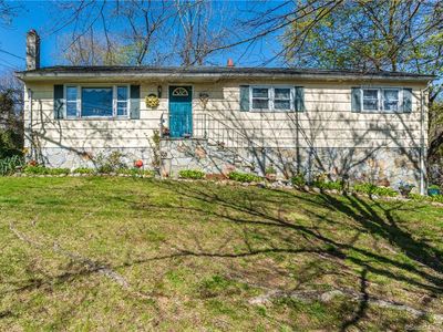 27 McAdoo Ave, Trumbull, CT, 06611