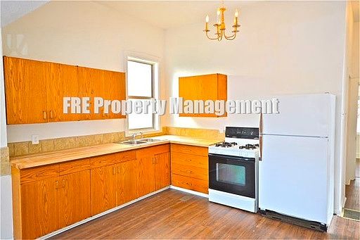 3rd image of 537 S Denver St