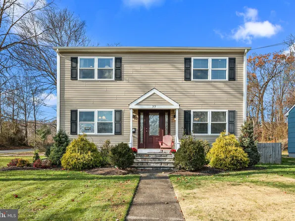 77 Stonicker Dr, Lawrence Township, NJ 08648